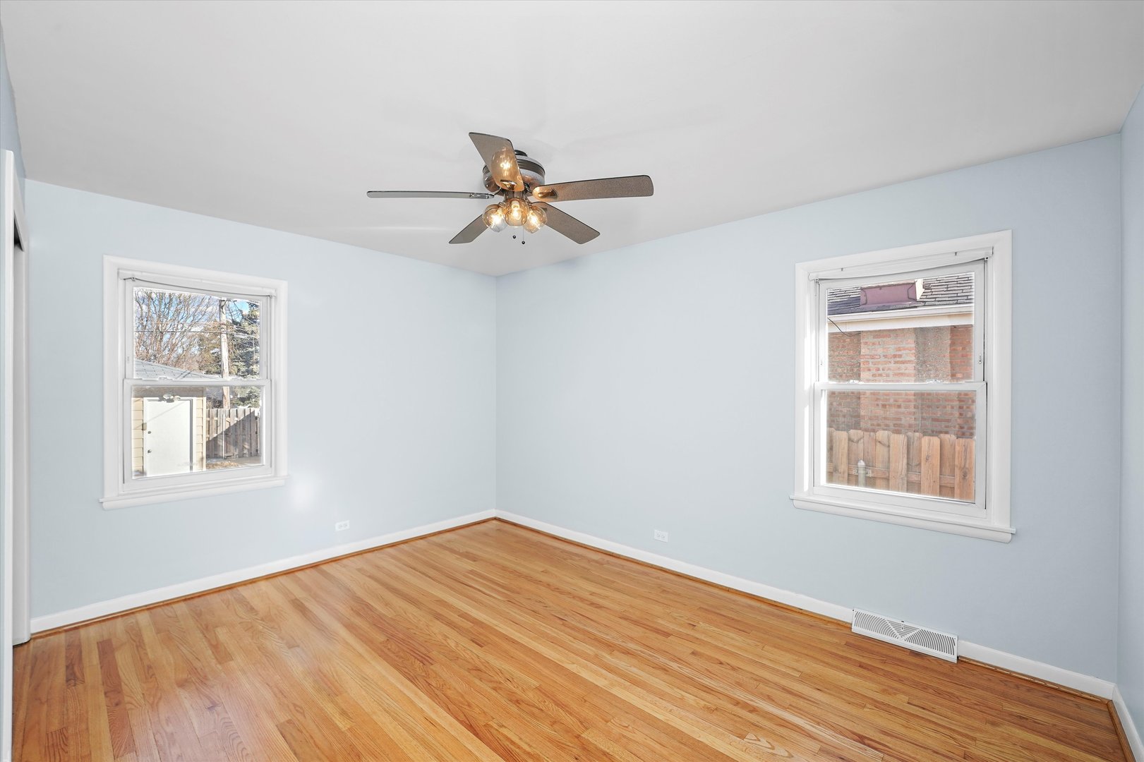 3513 Dora Street Property Photo 8