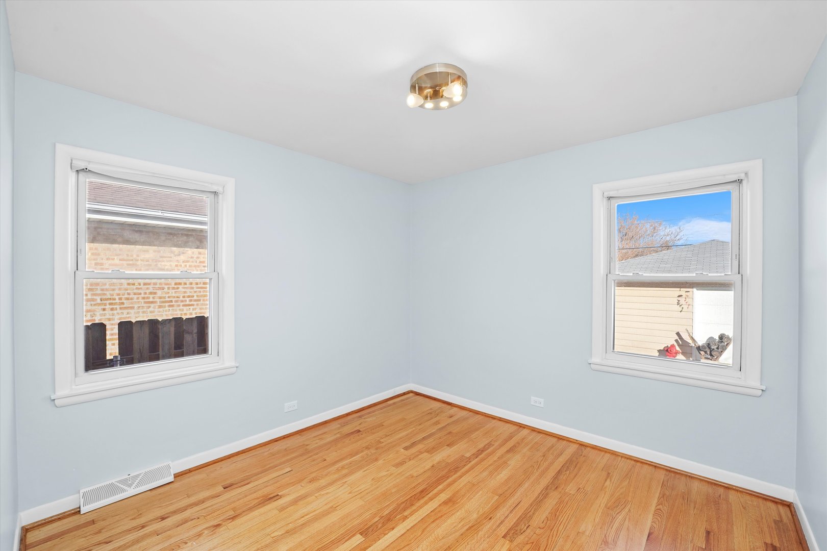 3513 Dora Street Property Photo 9