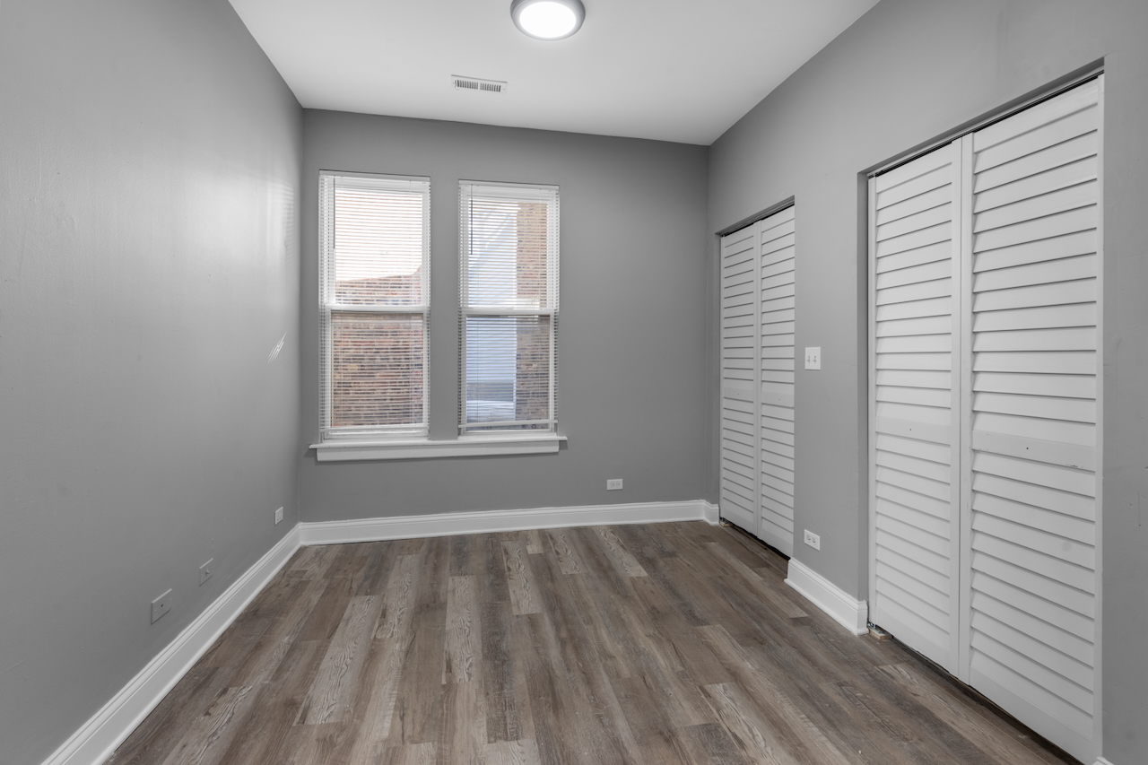 7130 S University Avenue Property Photo 8