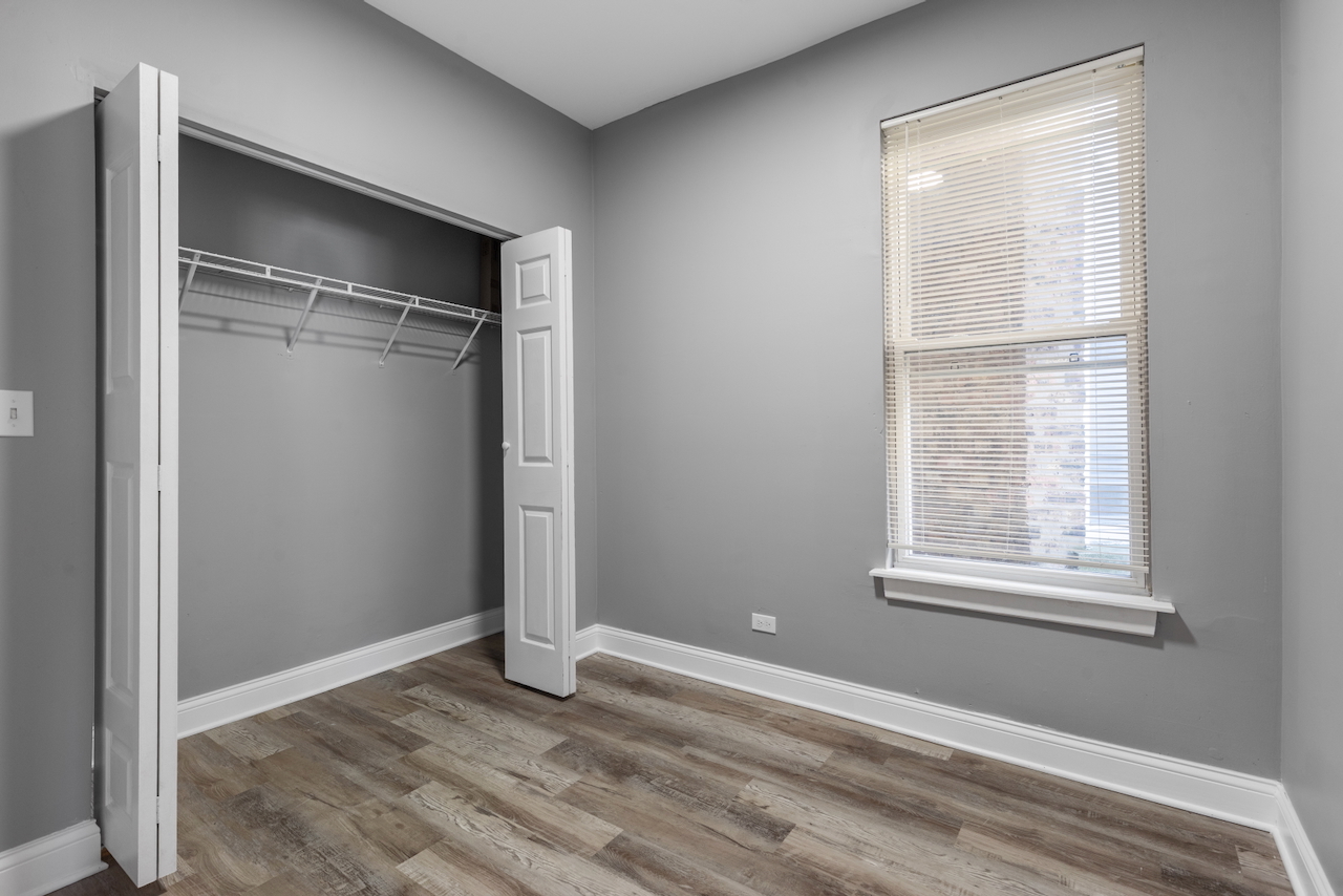7130 S University Avenue Property Photo 13