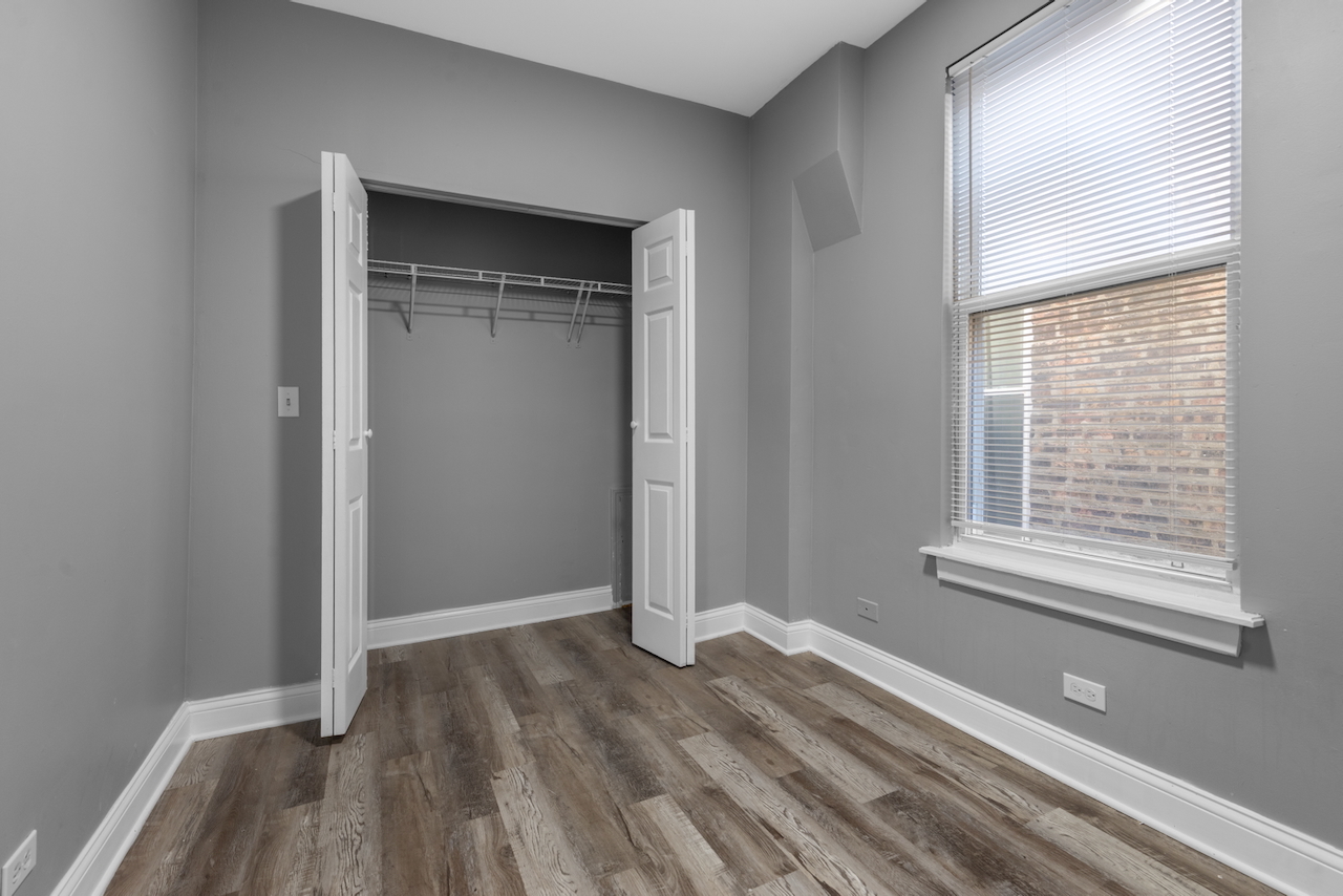 7130 S University Avenue Property Photo 16