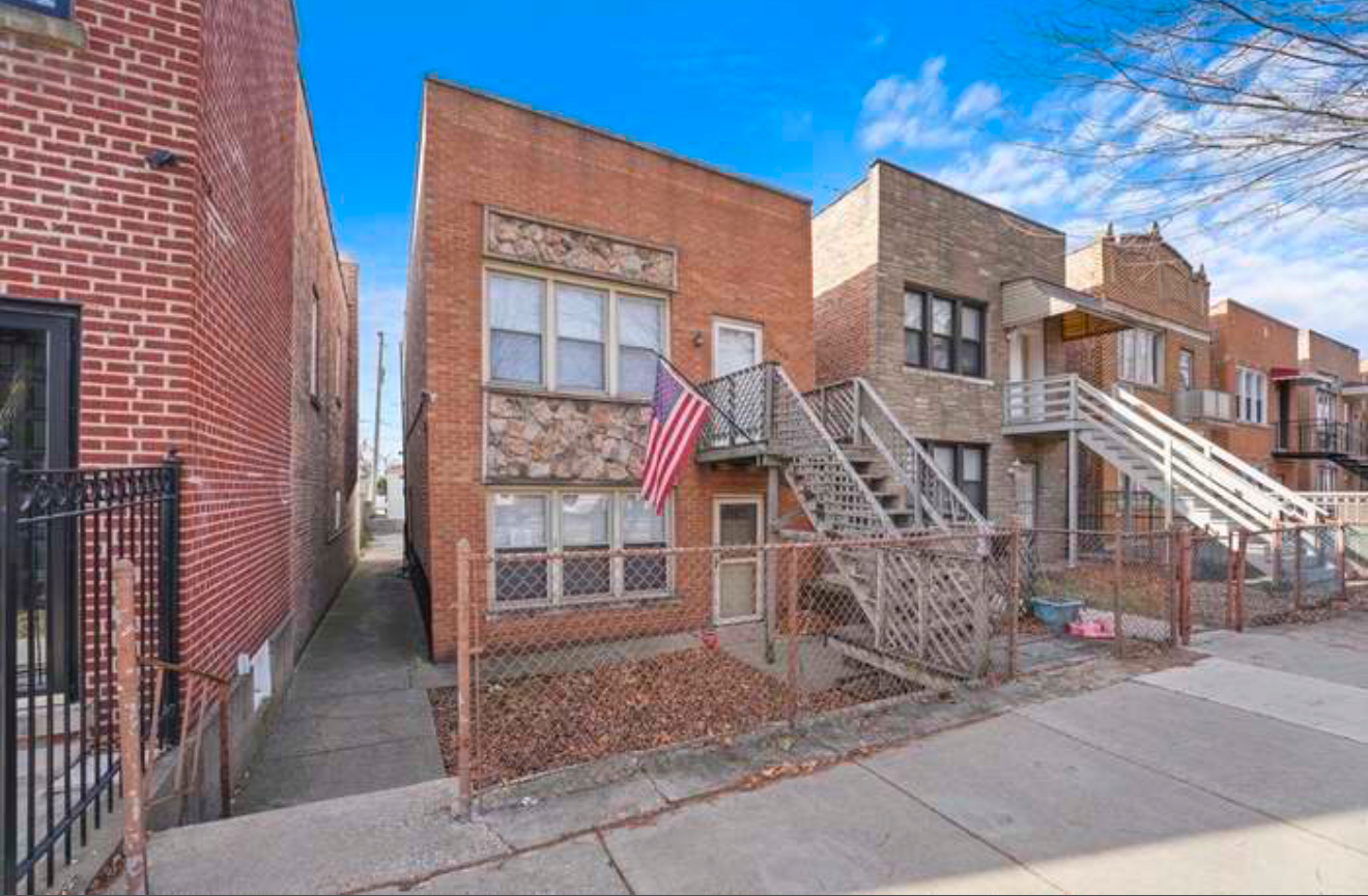 3240 S Parnell Avenue Property Photo 2