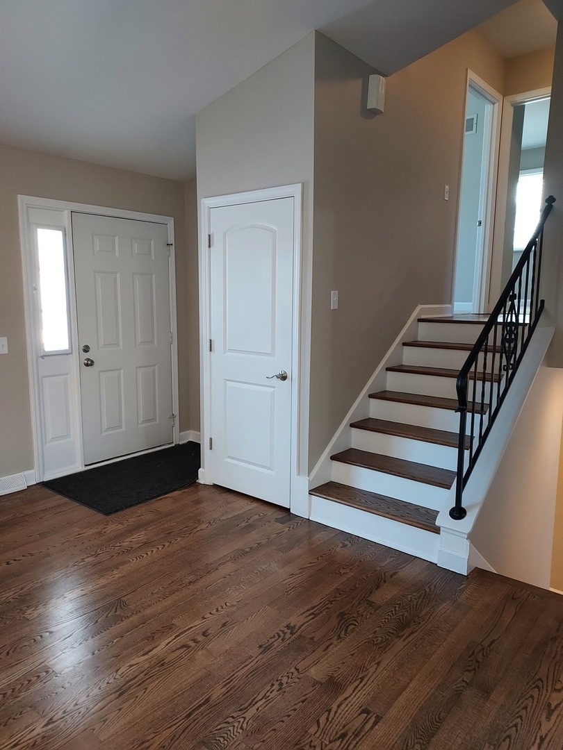2218 Gleneagles Drive Property Photo 2