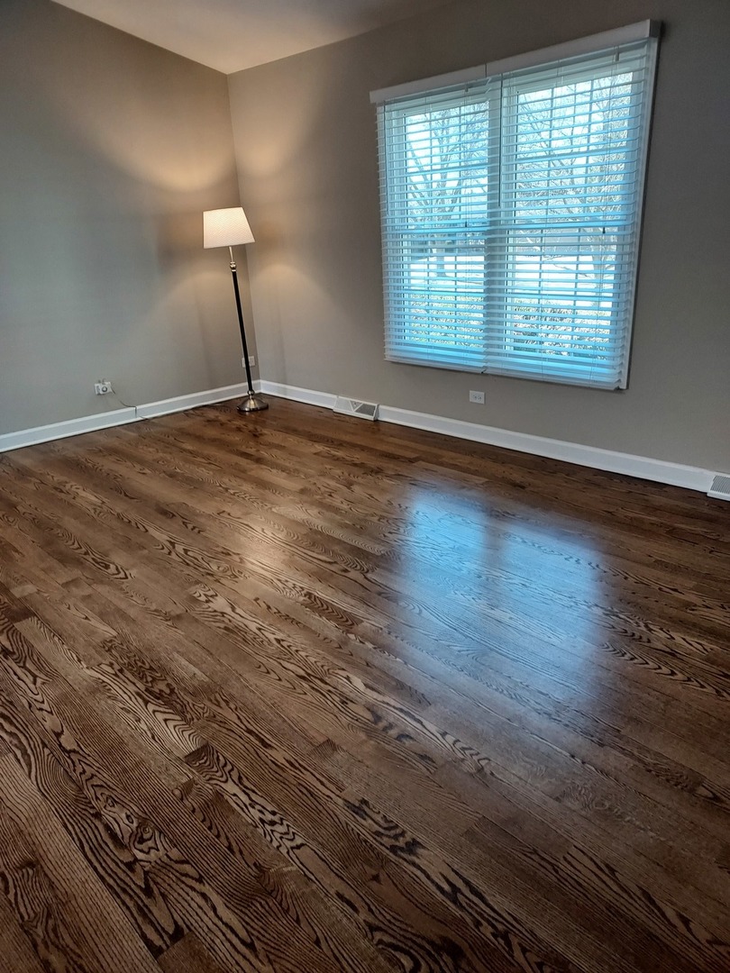 2218 Gleneagles Drive Property Photo 3