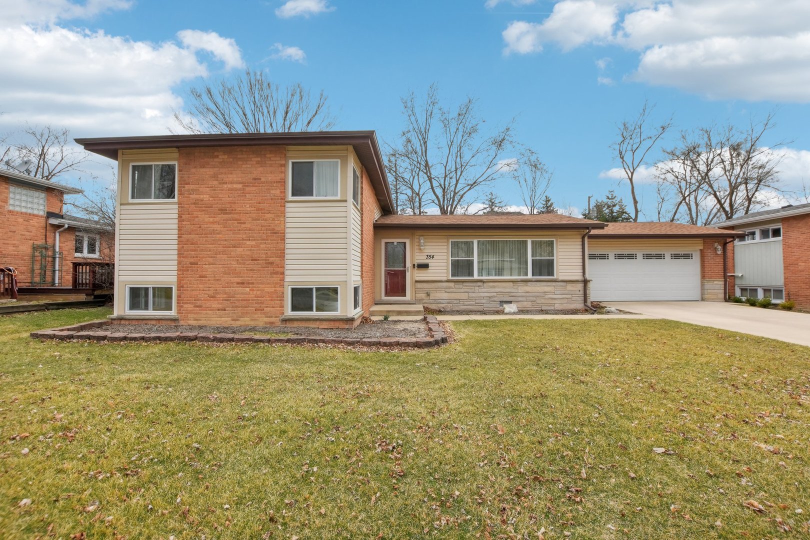 354 W Pleasant Hill Boulevard Property Photo