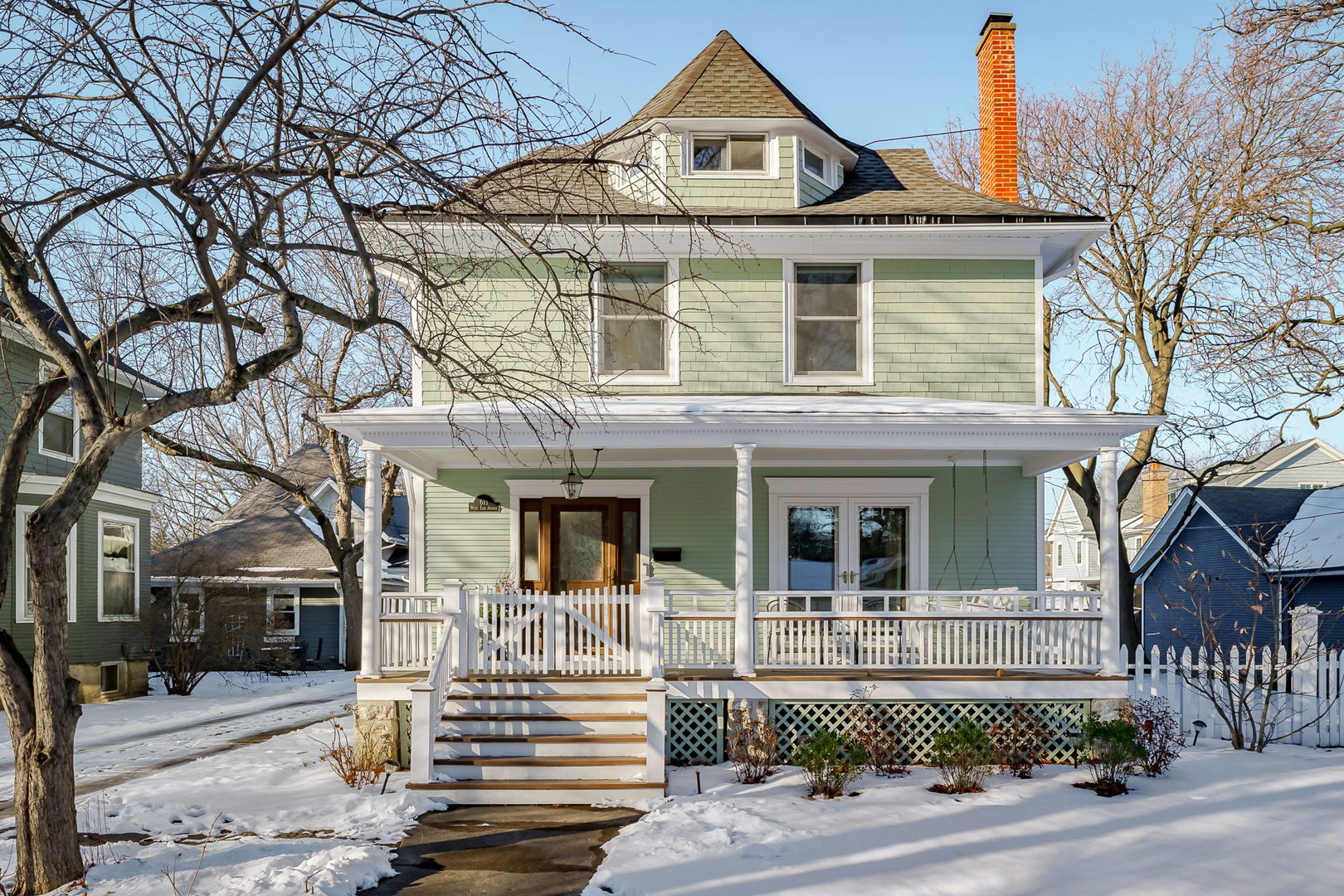 611 W Elm Avenue Property Photo 1