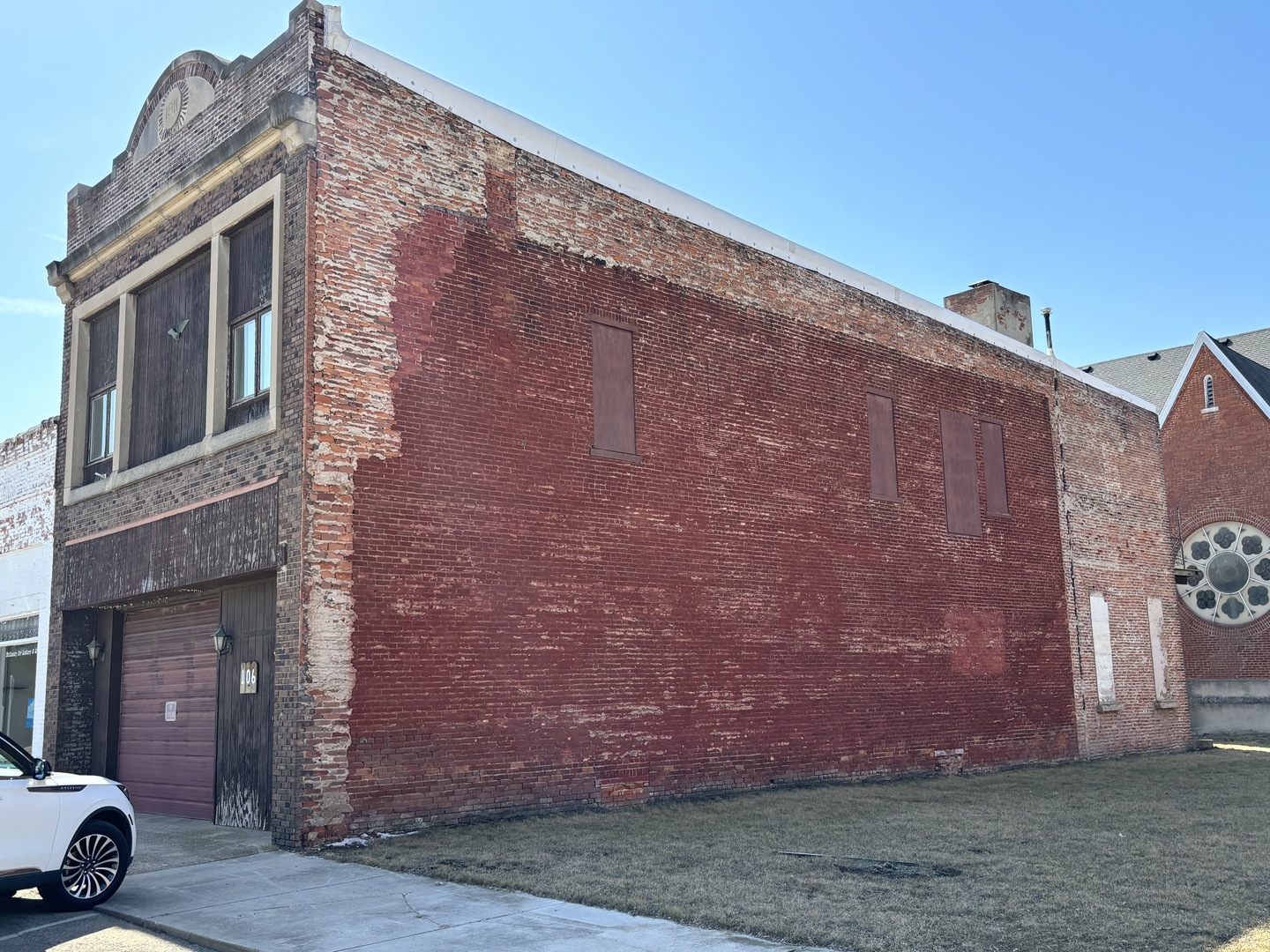 106 S Main Street Property Photo 2