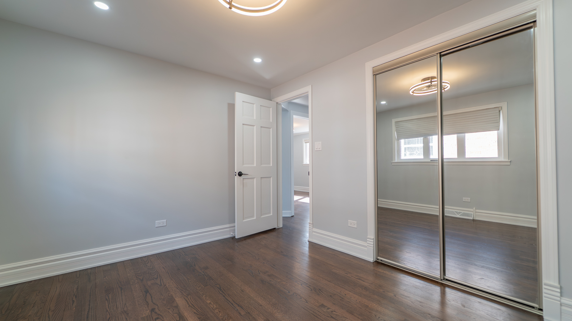 11006 S Avenue F Property Photo 9