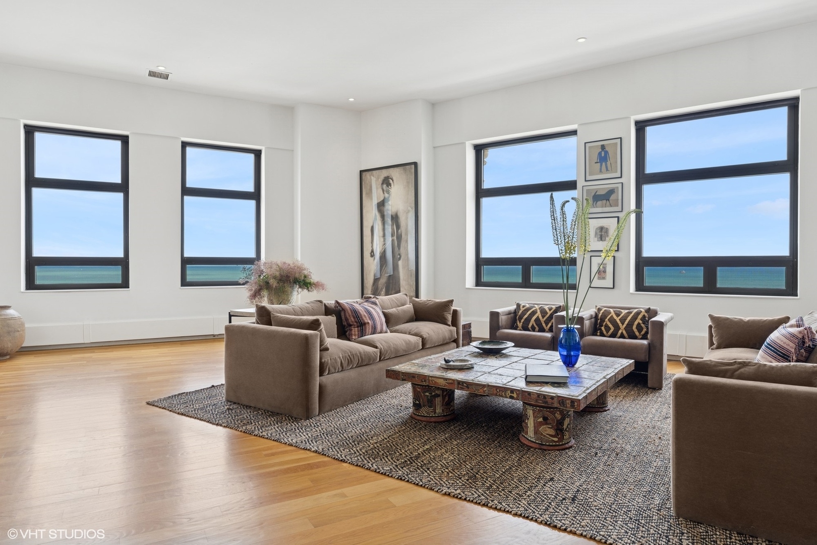 680 N Lake Shore Drive 1602 Property Photo 4