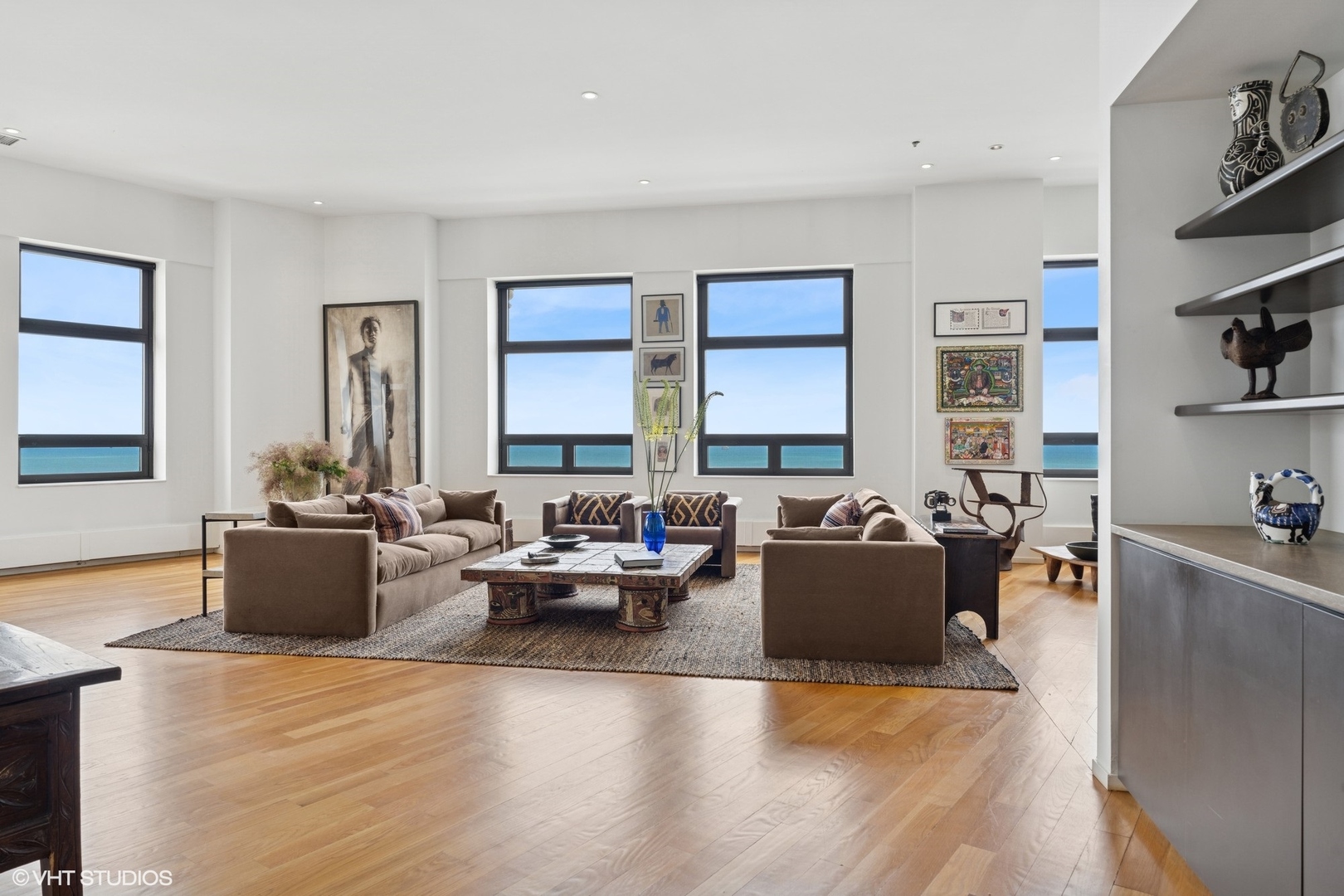 680 N Lake Shore Drive 1602 Property Photo 5