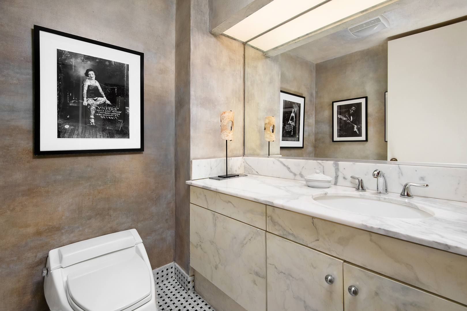 680 N Lake Shore Drive 1602 Property Photo 11