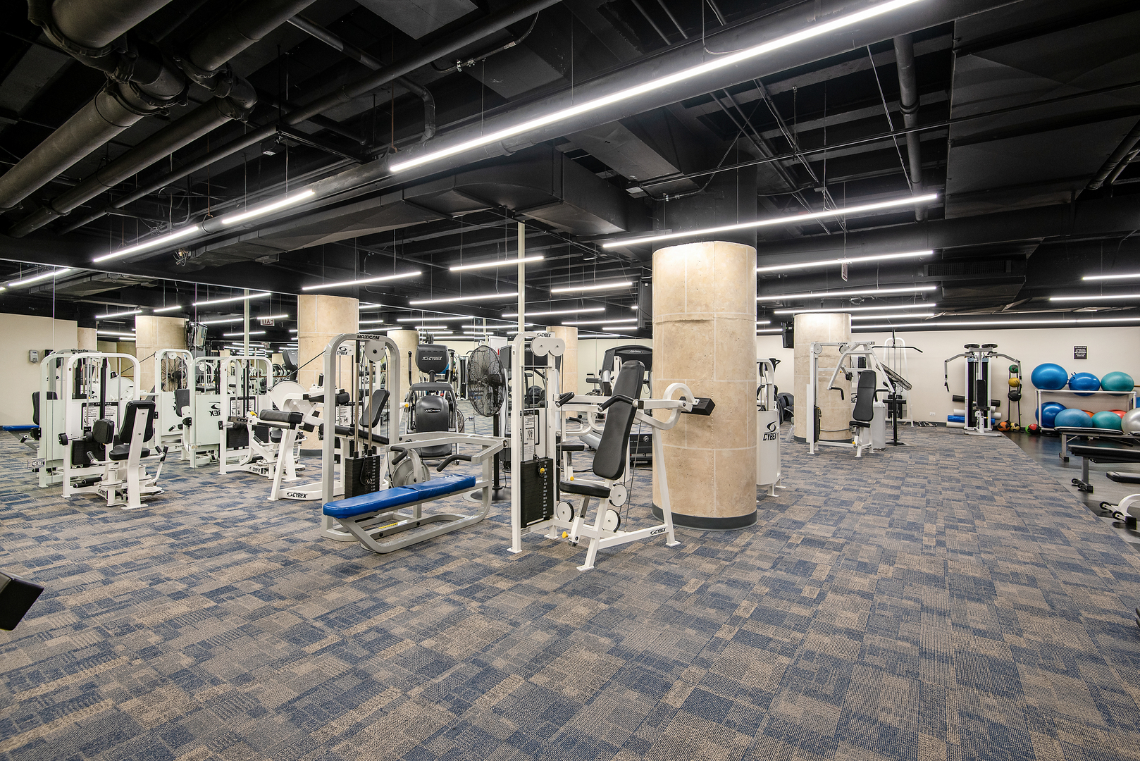 680 N Lake Shore Drive 1602 Property Photo 28