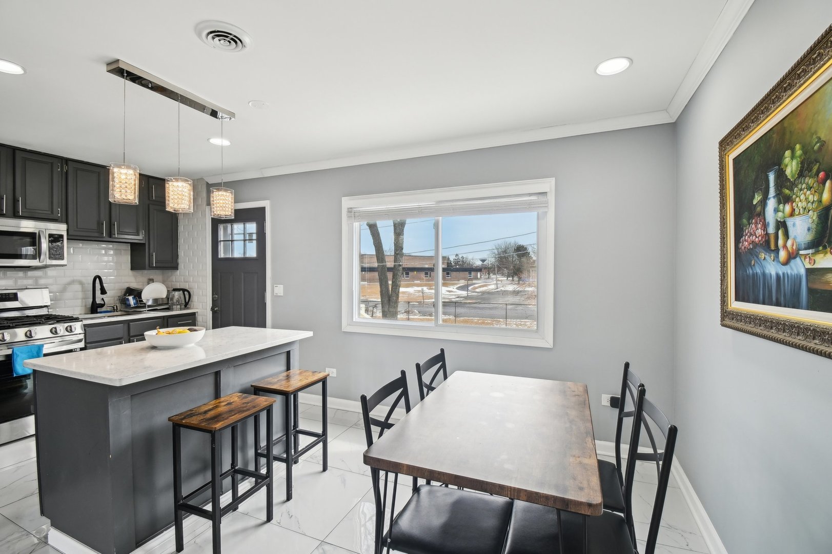 703 Sunset Circle Property Photo 4