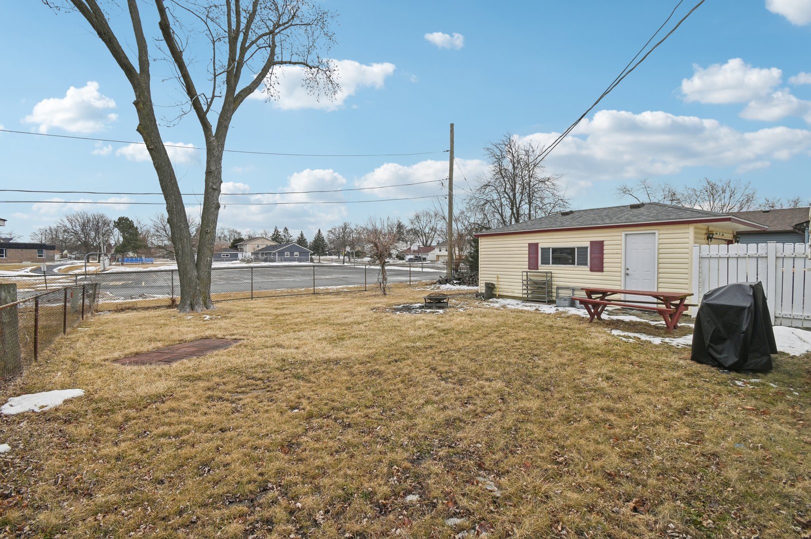 703 Sunset Circle Property Photo 17