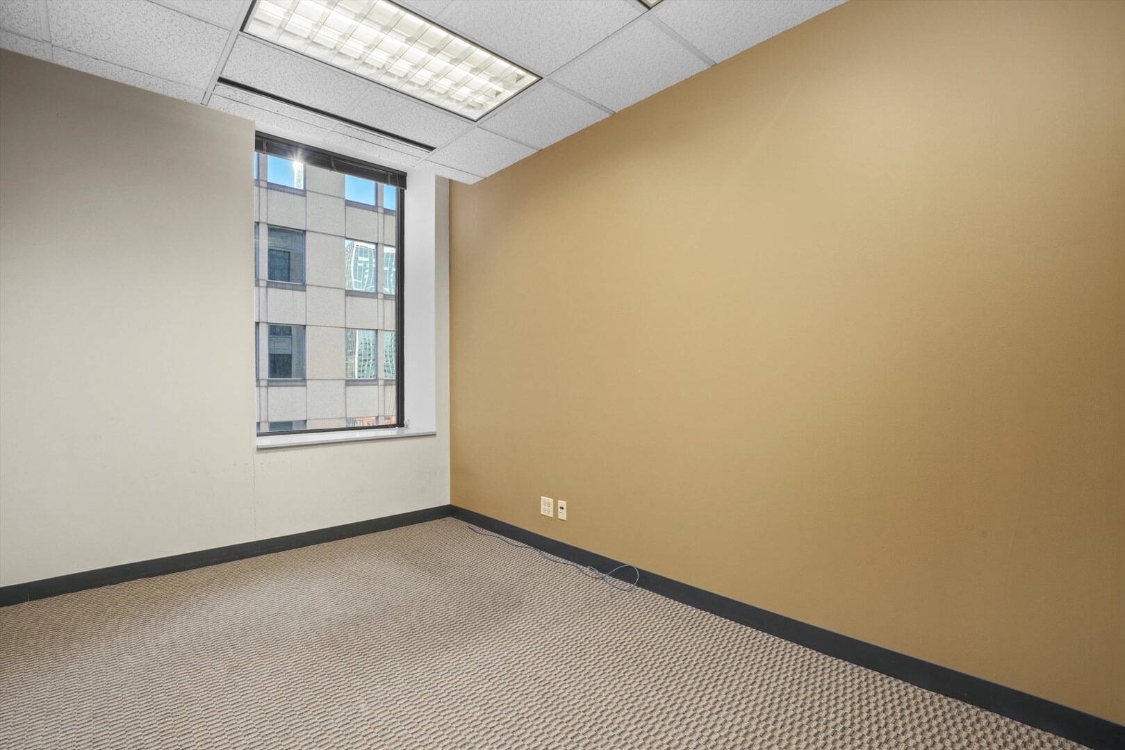 211 W Wacker Drive 1610 Property Photo 9