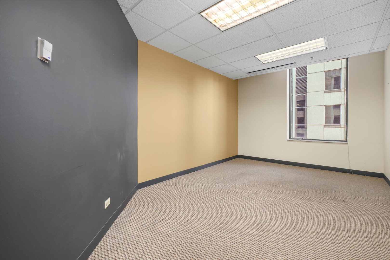 211 W Wacker Drive 1610 Property Photo 10