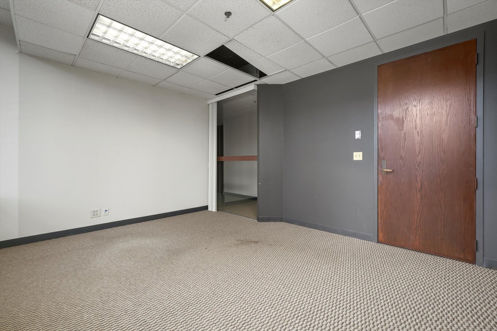 211 W Wacker Drive 1610 Property Photo 13