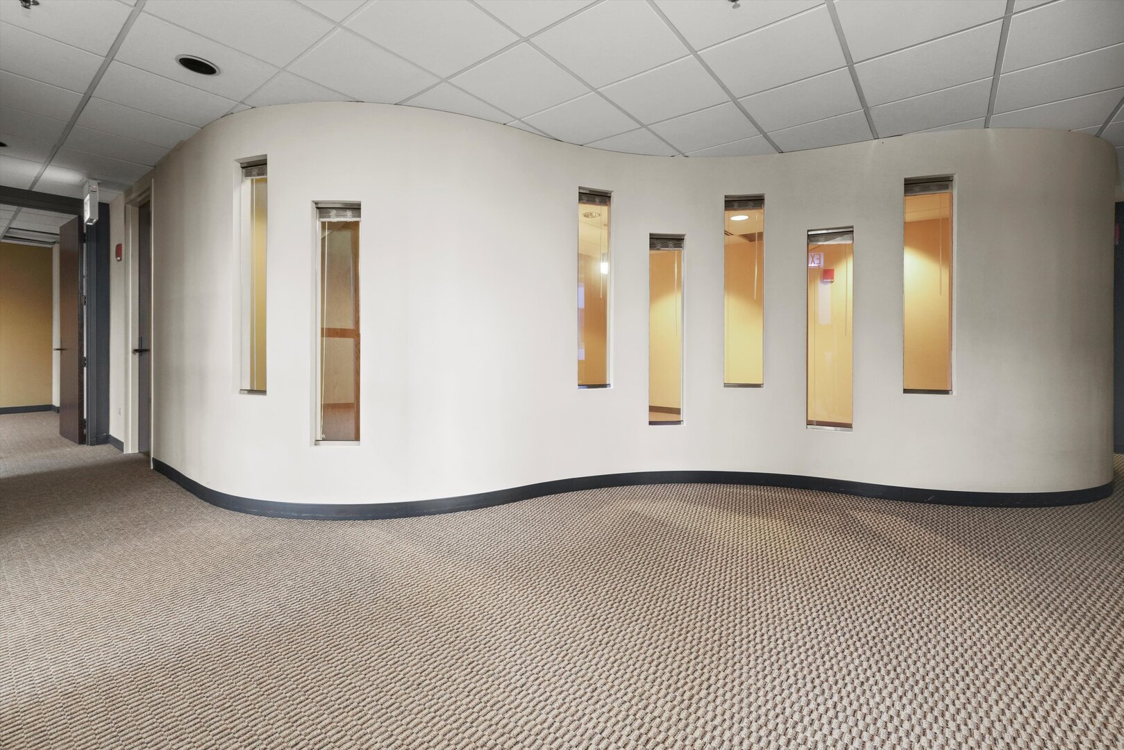 211 W Wacker Drive 1610 Property Photo 15