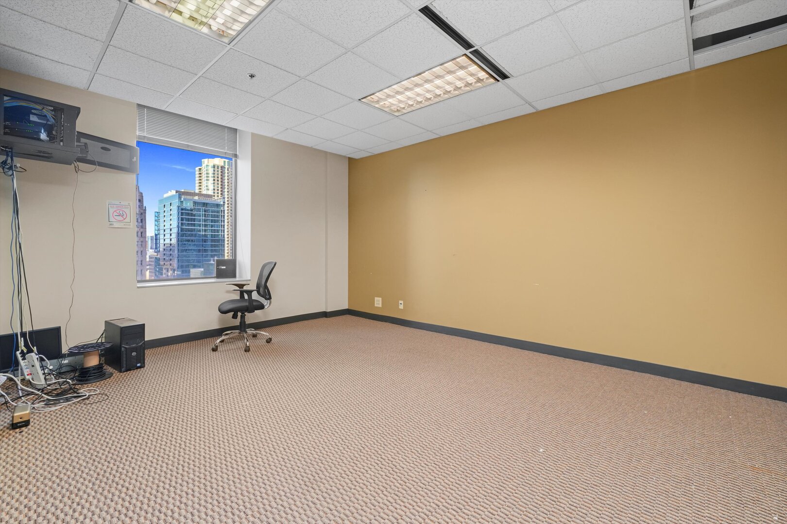 211 W Wacker Drive 1610 Property Photo 17