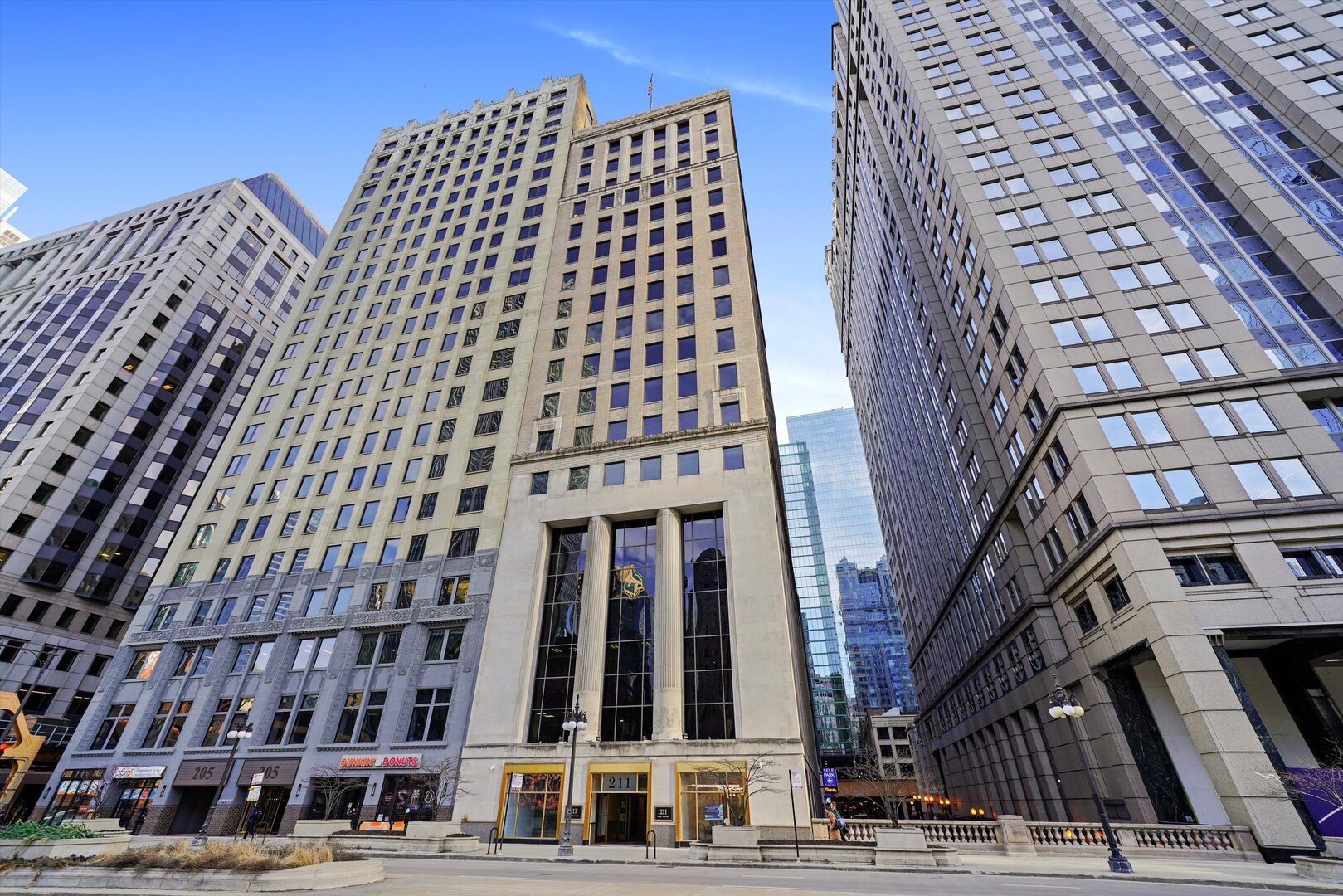 211 W Wacker Drive 1610 Property Photo 22