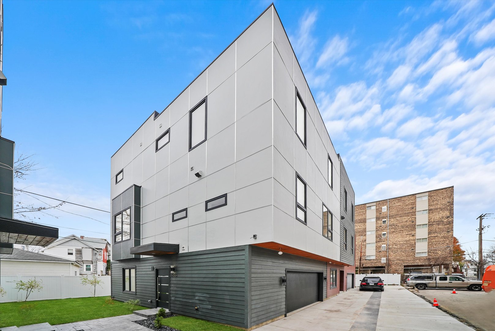 7455 WASHINGTON Street Property Photo 1
