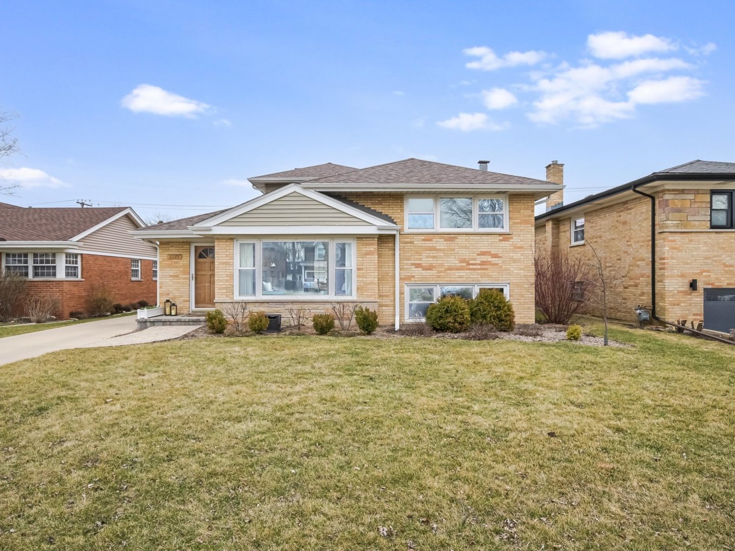 1129 N Knight Avenue Property Photo