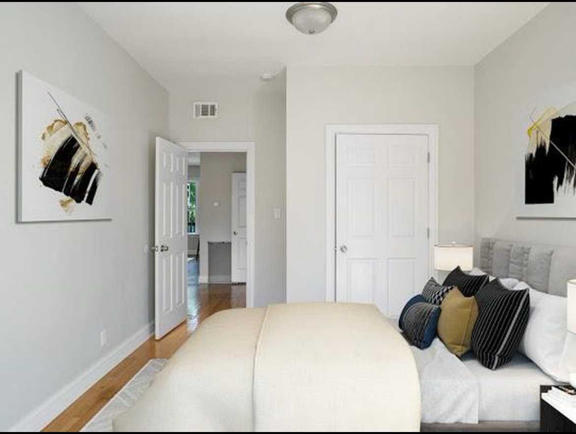 1330 E 72nd Place D Property Photo 5