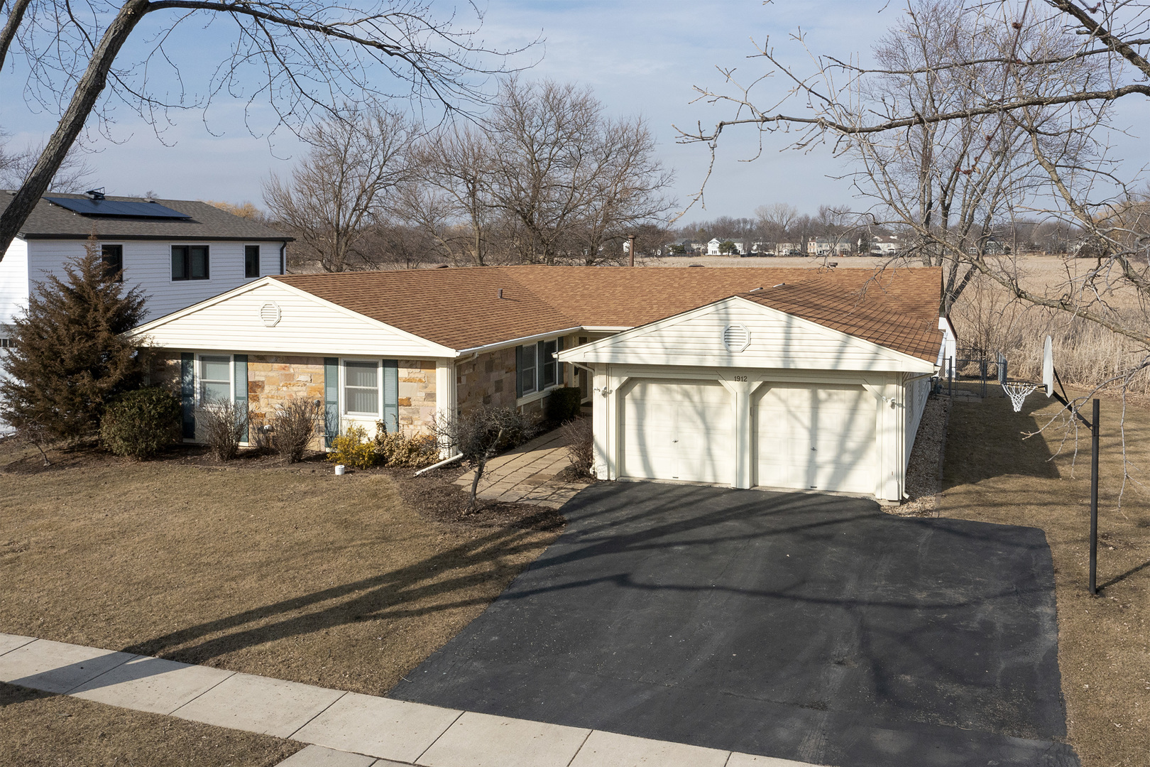 1912 Cloverdale Court Property Photo 2
