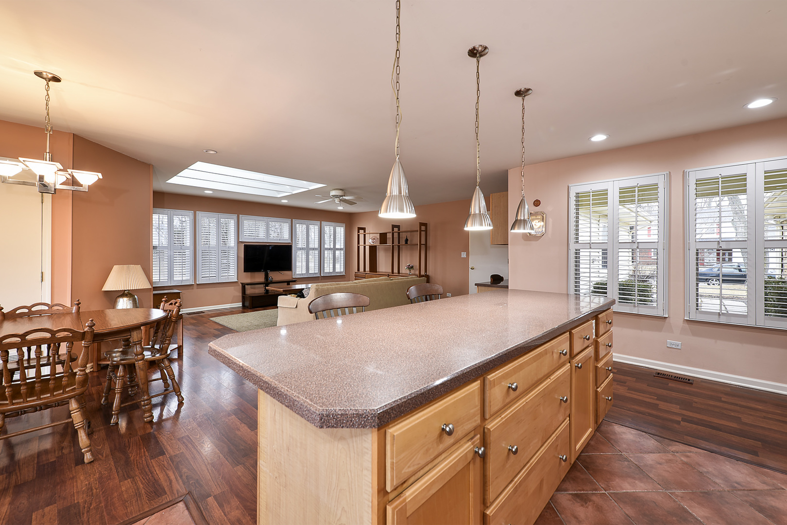 1912 Cloverdale Court Property Photo 4