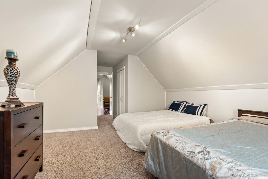 1846 N Mozart Street Property Photo 34