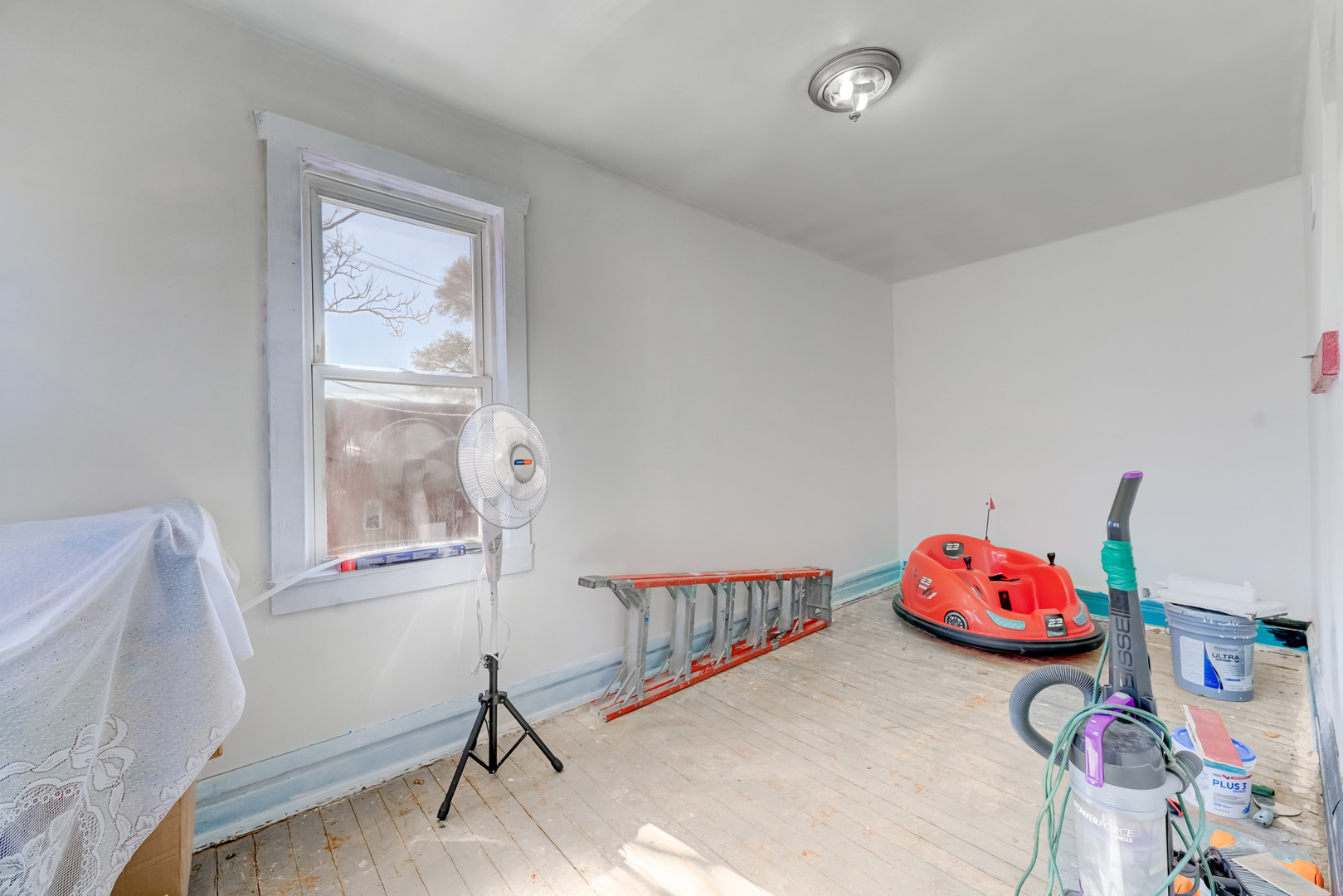 1248 N Lawndale Avenue Property Photo 7