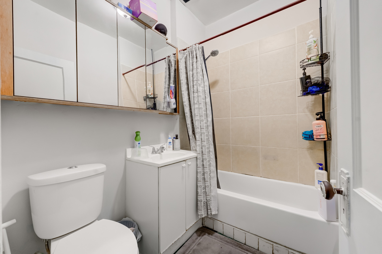 1248 N Lawndale Avenue Property Photo 17