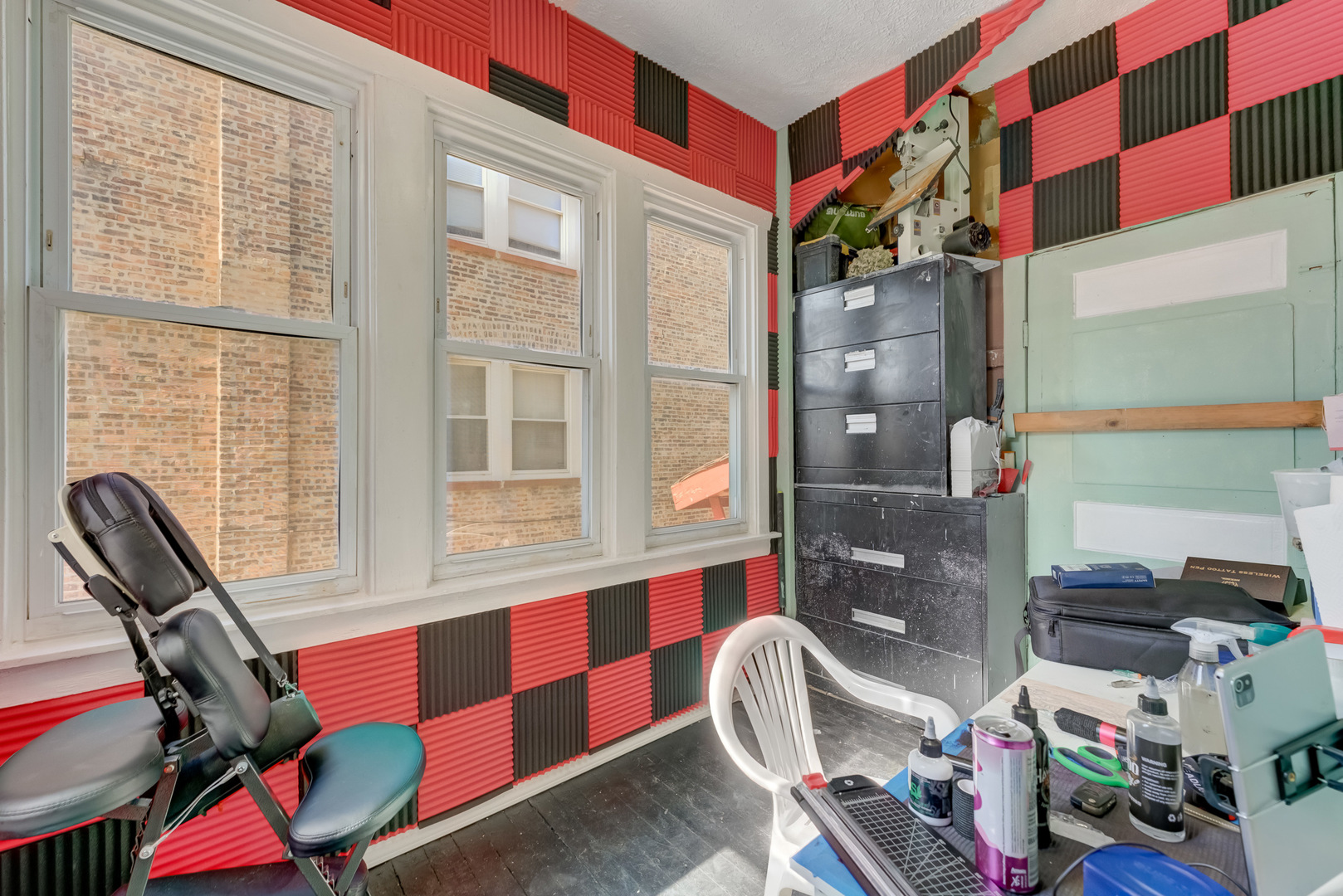1248 N Lawndale Avenue Property Photo 25