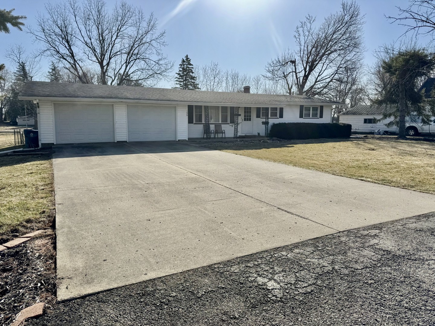 106 S Steele Street Property Photo