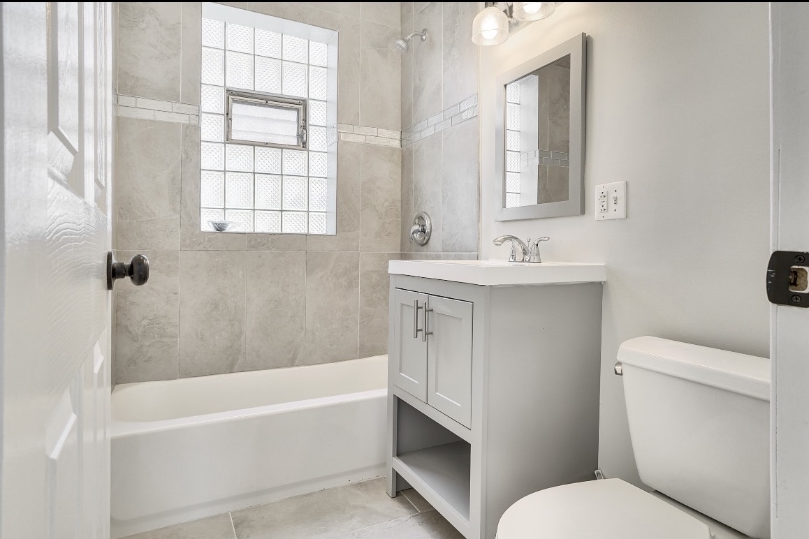 7302 S Kenwood Avenue 2 Property Photo 7