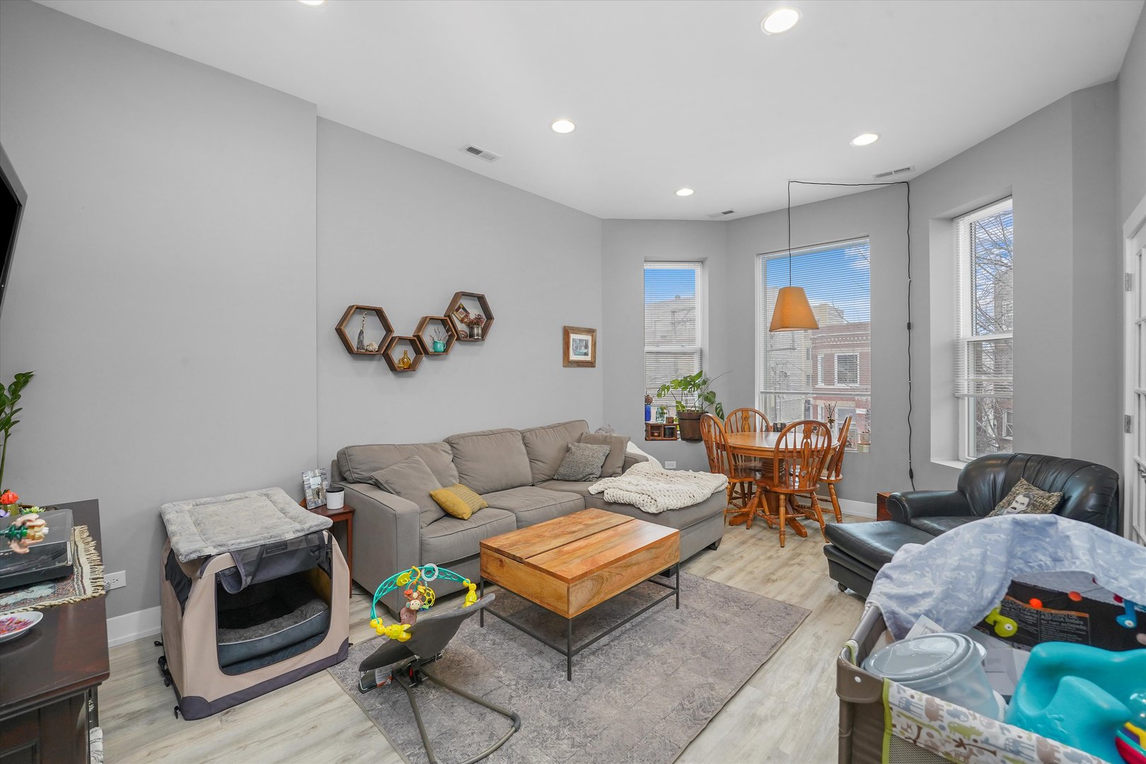 2019 N Sawyer Avenue Property Photo 6