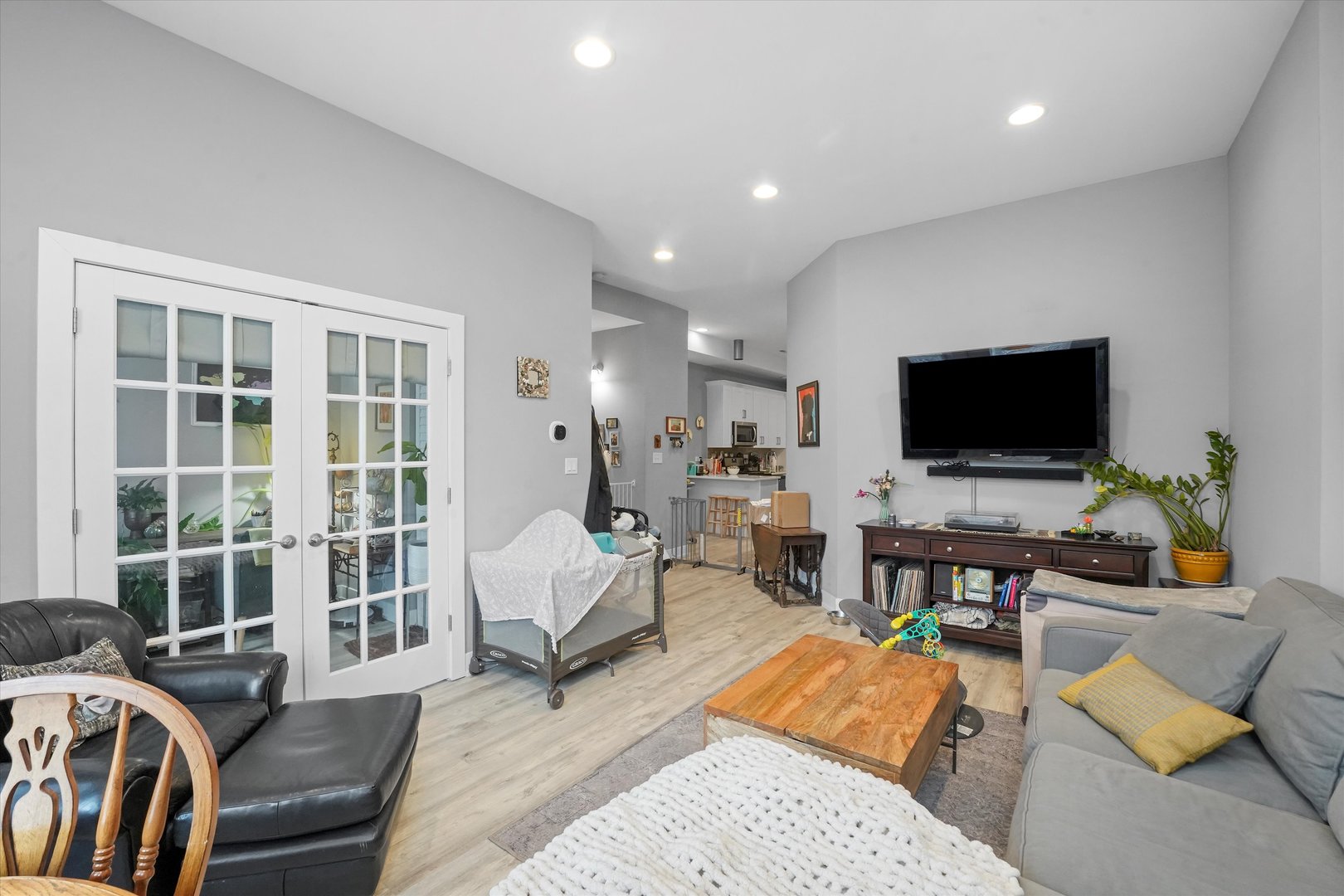 2019 N Sawyer Avenue Property Photo 7