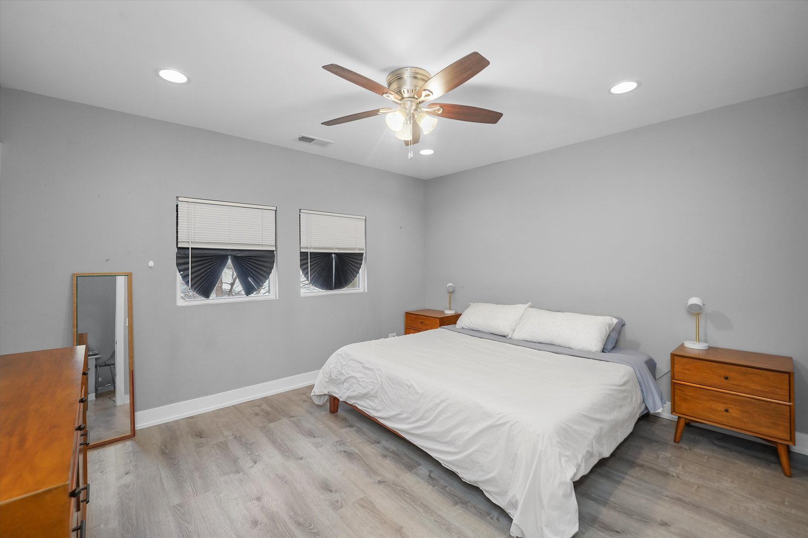 2019 N Sawyer Avenue Property Photo 21