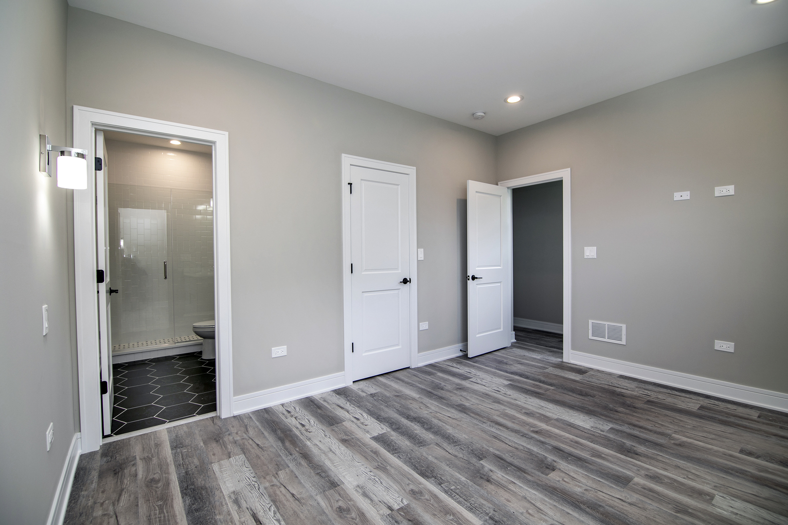 1422 E 66th Place Property Photo 10