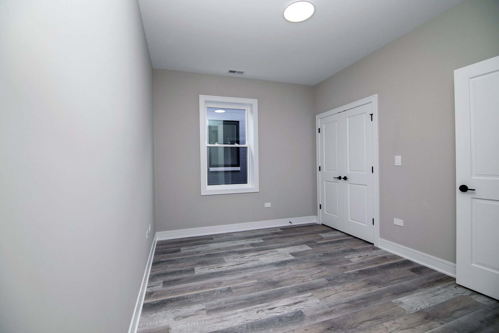 1422 E 66th Place Property Photo 17