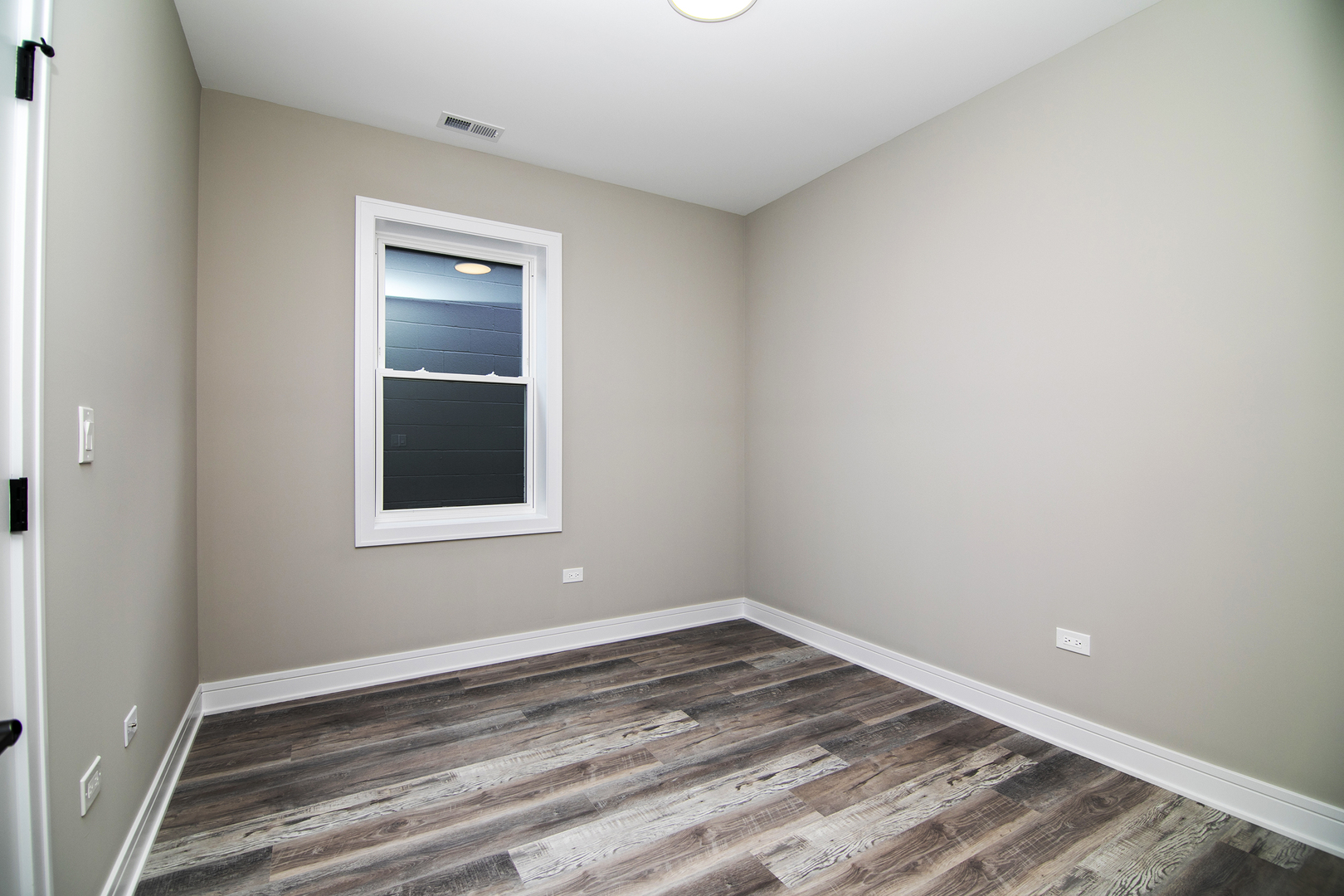 1422 E 66th Place Property Photo 19