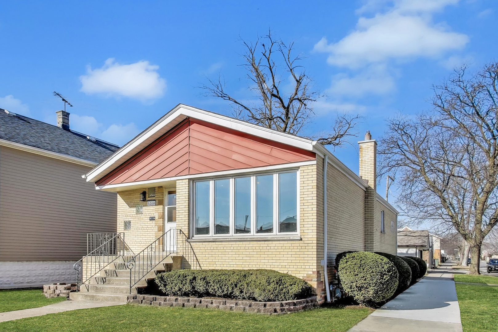 5300 S Mcvicker Avenue Property Photo