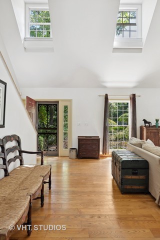 449 Roslyn Road Property Photo 10