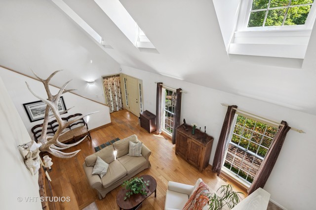 449 Roslyn Road Property Photo 11