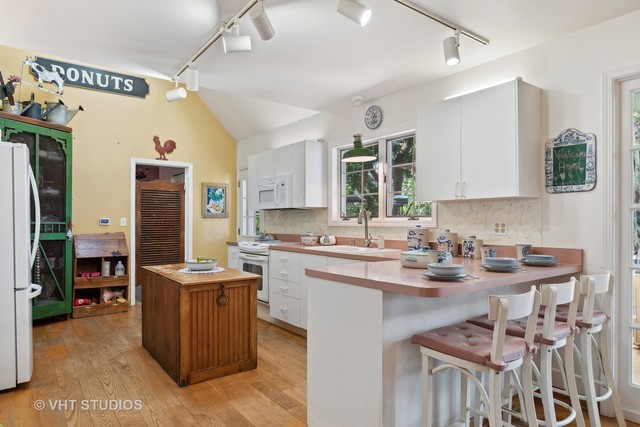 449 Roslyn Road Property Photo 14