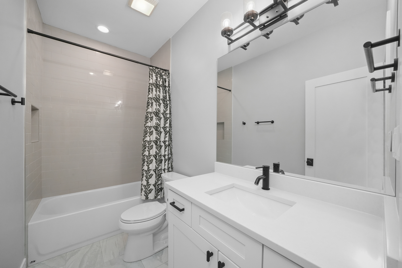 3222 W Potomac Avenue Property Photo 42