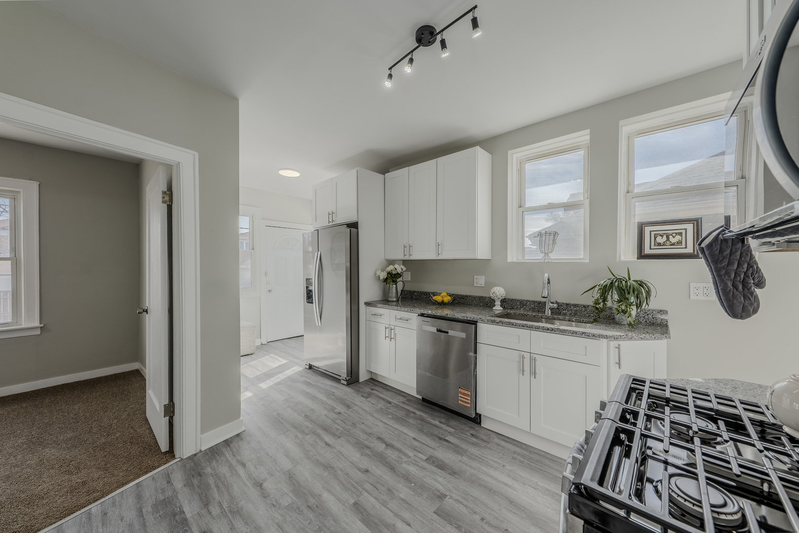 10131 S Calumet Avenue Property Photo 13