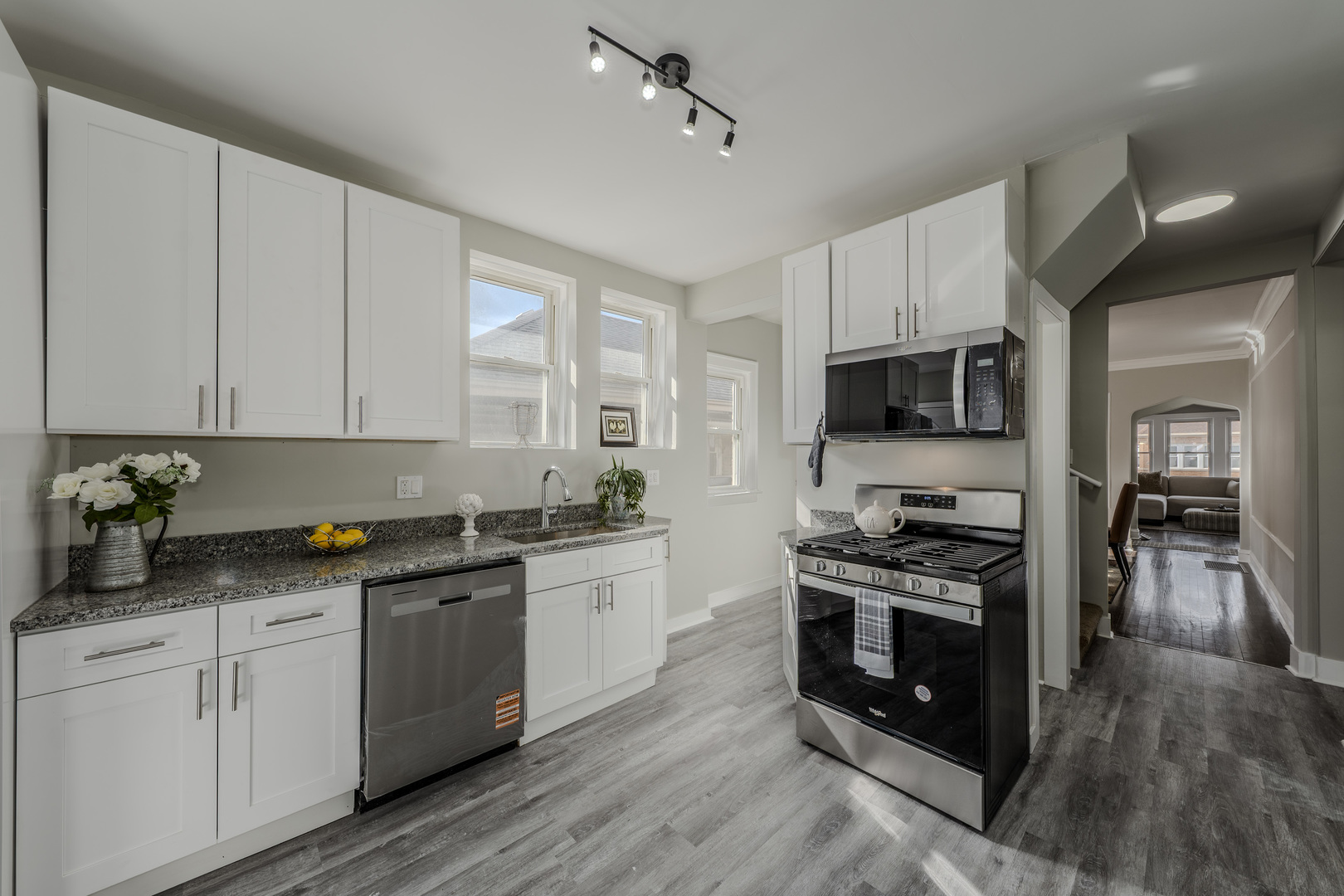 10131 S Calumet Avenue Property Photo 14