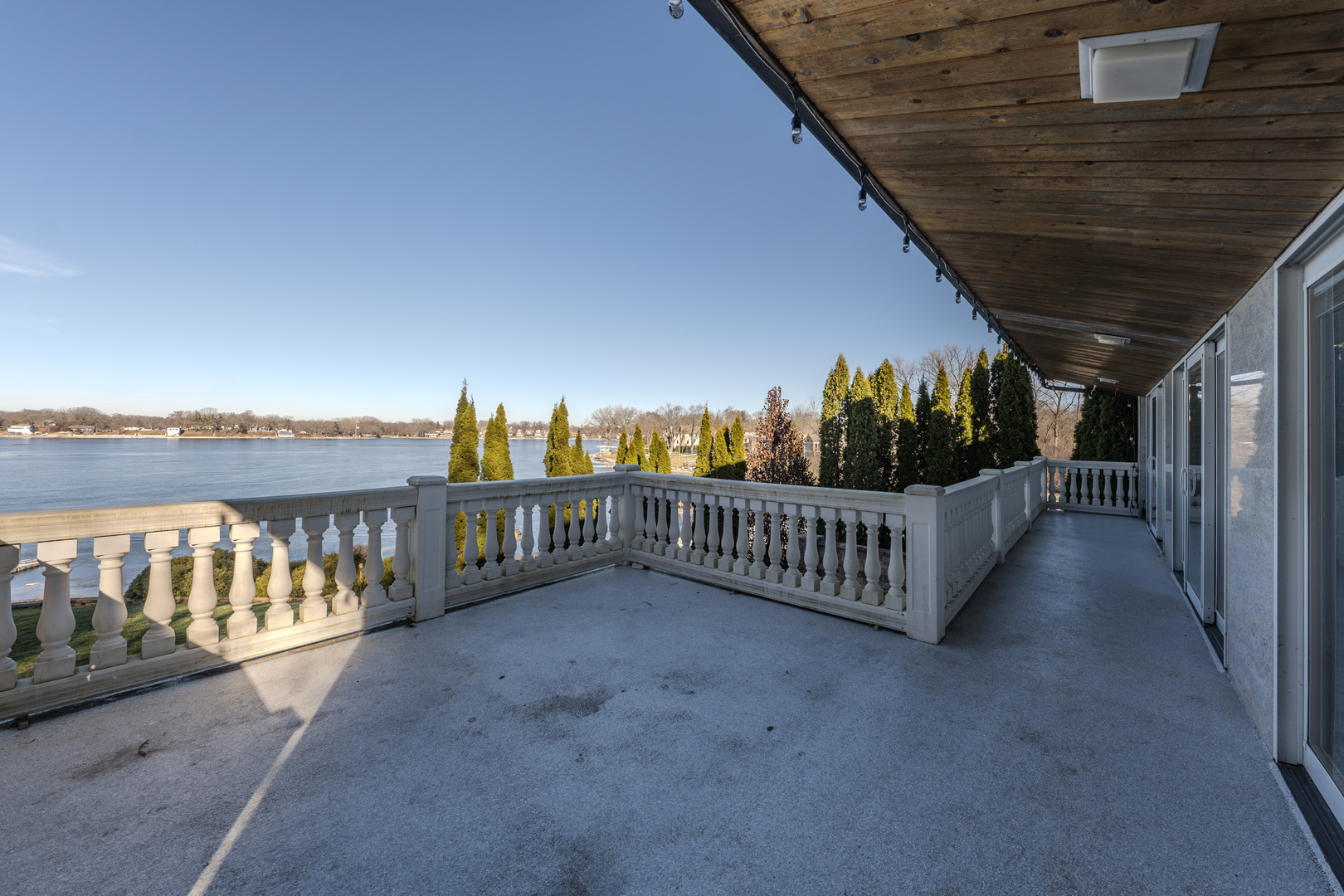 25402 W Dering Lane Property Photo 2
