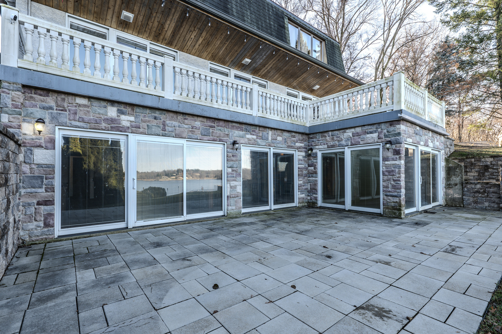 25402 W Dering Lane Property Photo 4